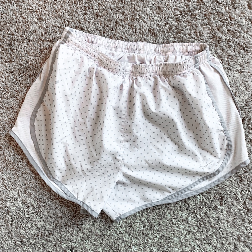 Limited edition White Nike Shorts (like new)